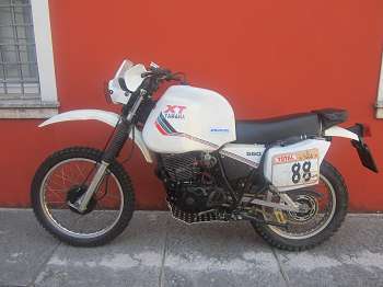 YAMAHA XT 550